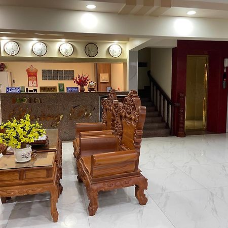 Motel Hoang De Чау Док Екстериор снимка