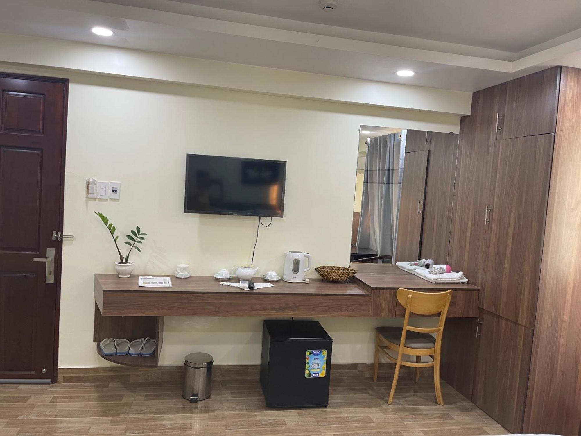 Motel Hoang De Чау Док Екстериор снимка