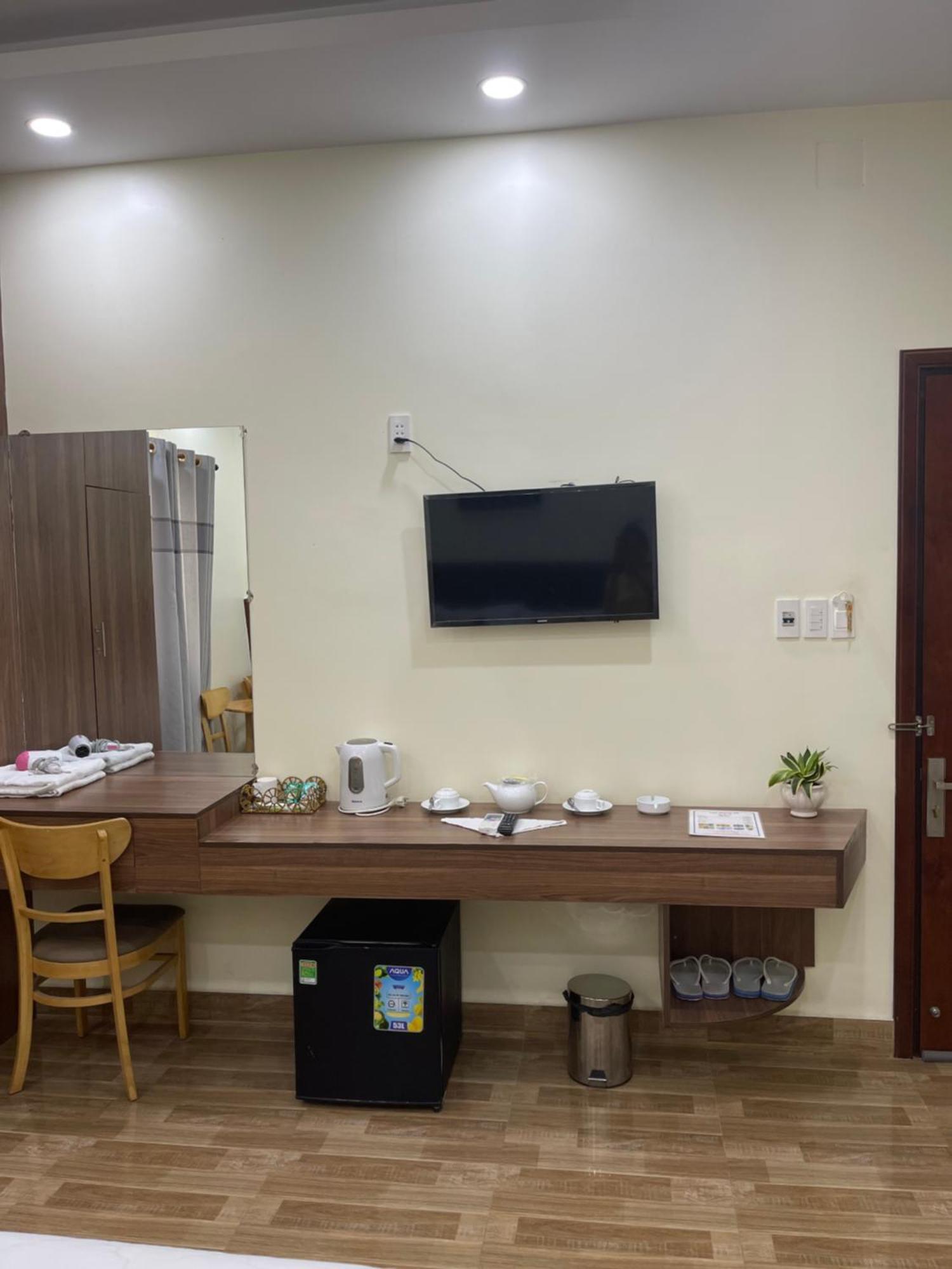 Motel Hoang De Чау Док Екстериор снимка